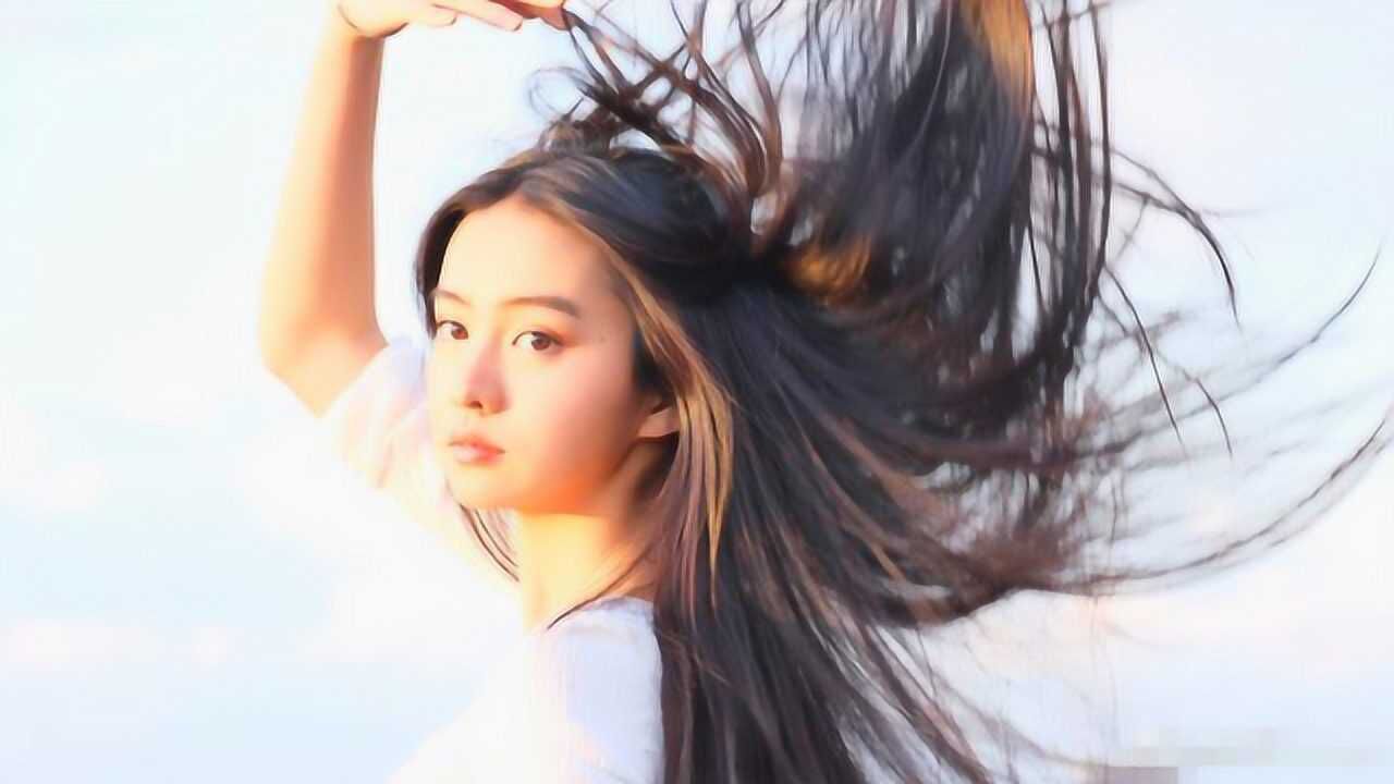 木村光希晒雨后写真 如从漫画中走出的少女