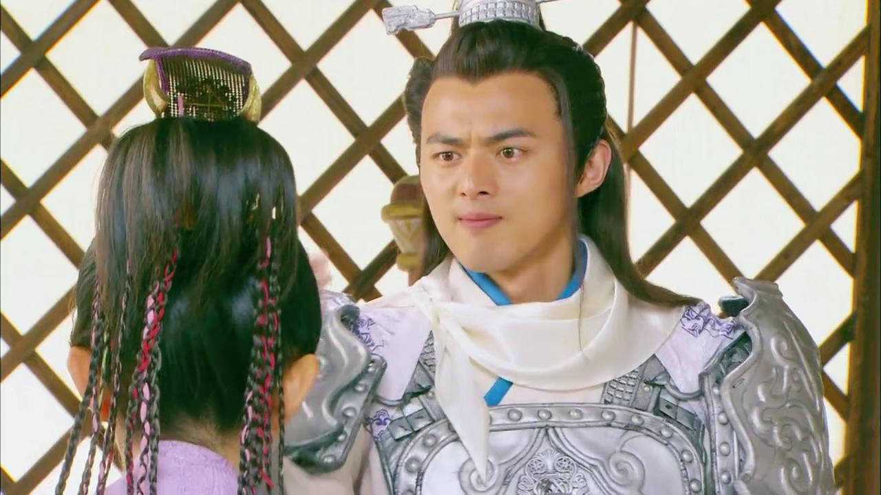 隋唐英雄薛丁山和樊梨花打情骂俏梨花笑起来真是太美了