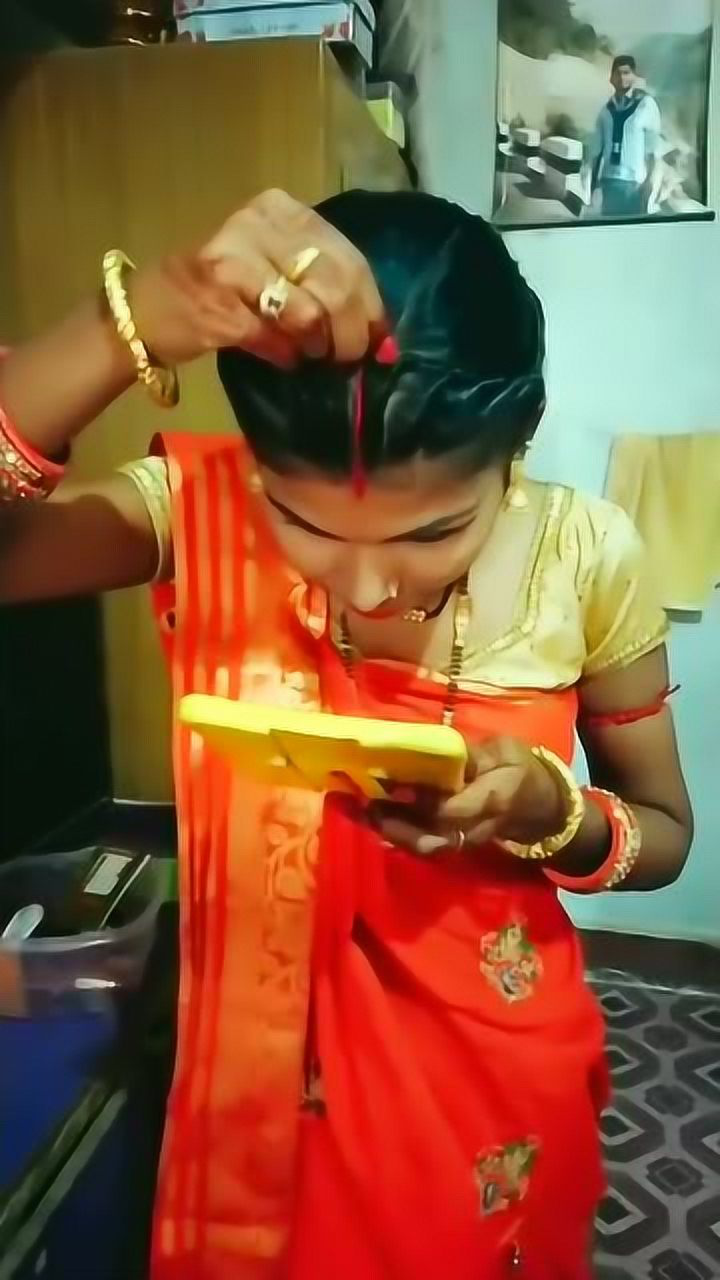 印度妇女都要点朱砂,成为迪勒格代表吉祥的意思