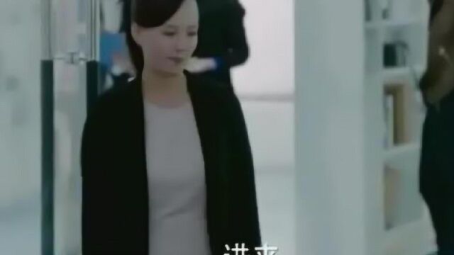 霸道美女总裁多年后归来,这个气场都震慑住了公司大批人员