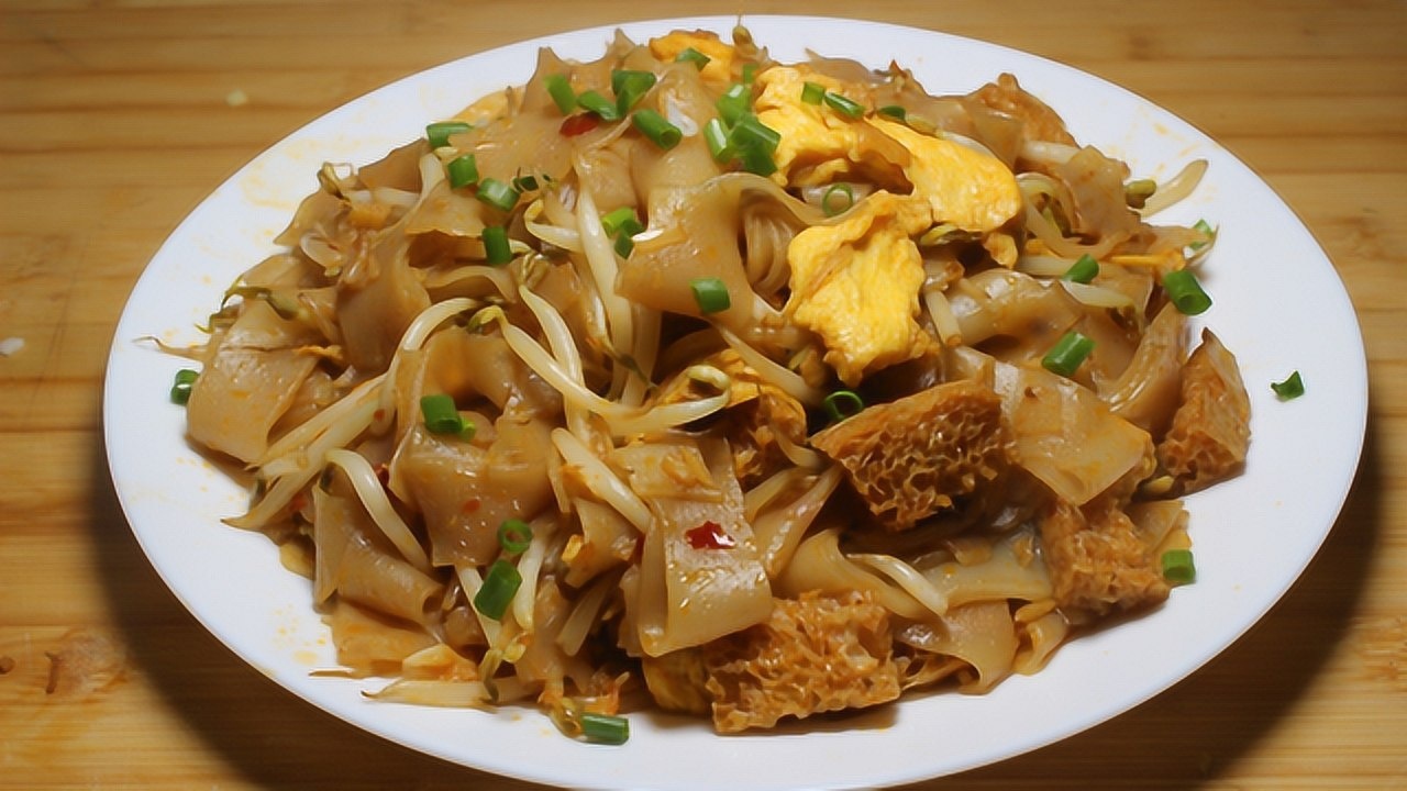 芸姨教你秘制炒凉皮的做法,这几步一定要牢记,炒得比饭店还好吃_腾讯