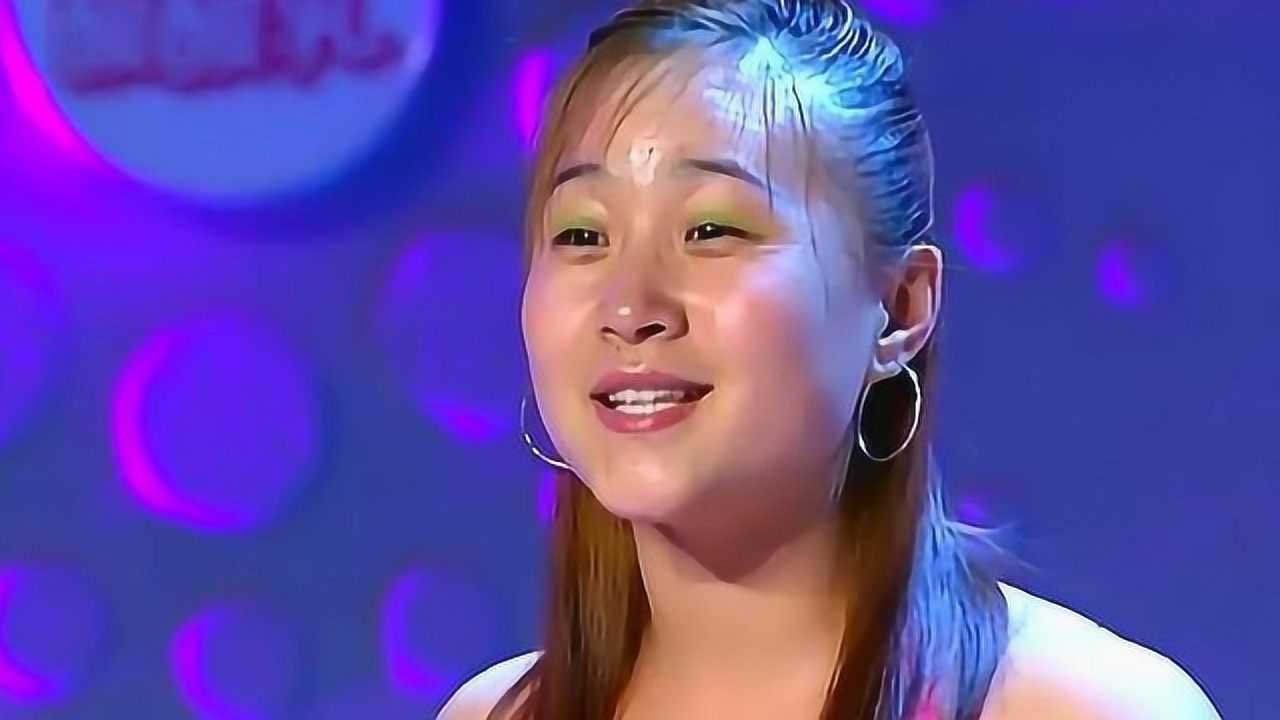 超级女声女选手演绎咚巴拉刚一开嗓评委都笑惨了