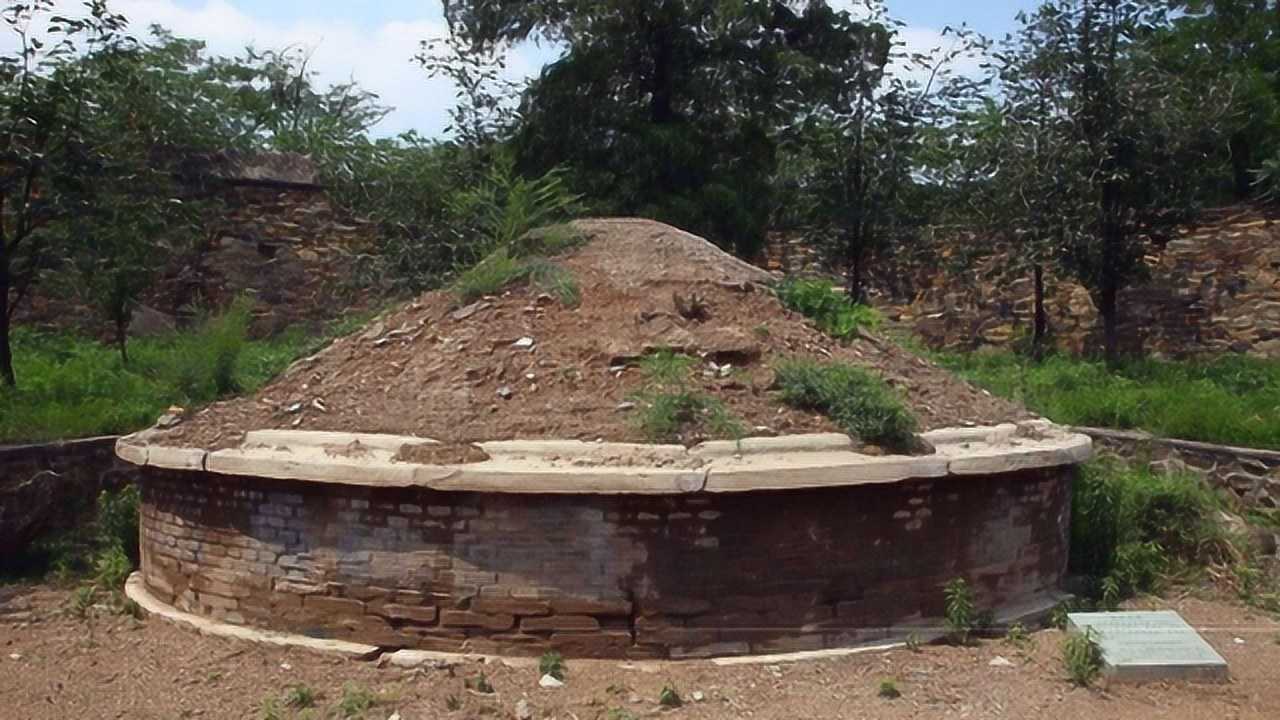 上坟扫墓的时候,坟头草怎么处理?里面大有讲究,这样做很实用