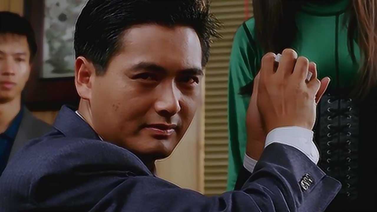 发哥赌片开山之作,弹指发牌帅气十足,"一条青龙"艳压全场!