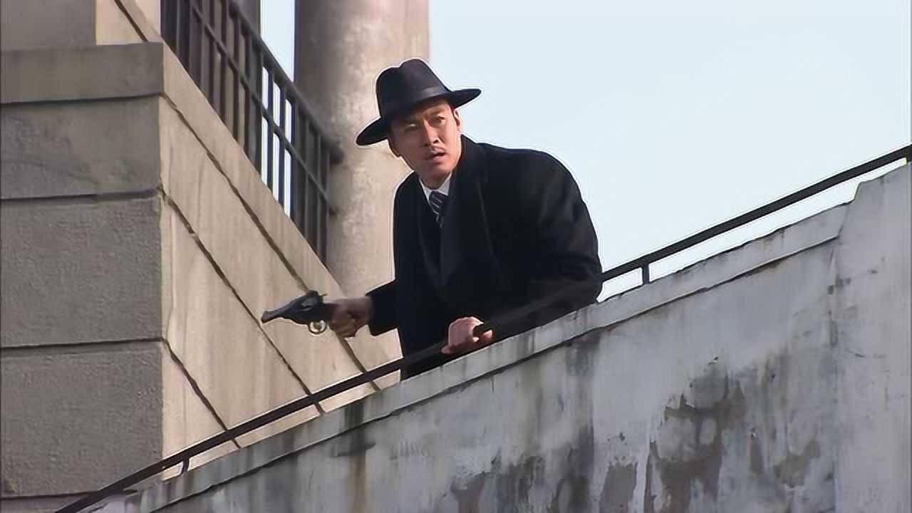 日本特务们实在太猖狂,居然在大街上开枪袭击特派员