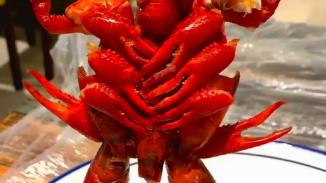 来吧!吃货的最高境界展示,龙虾壳都能组装成机器人!