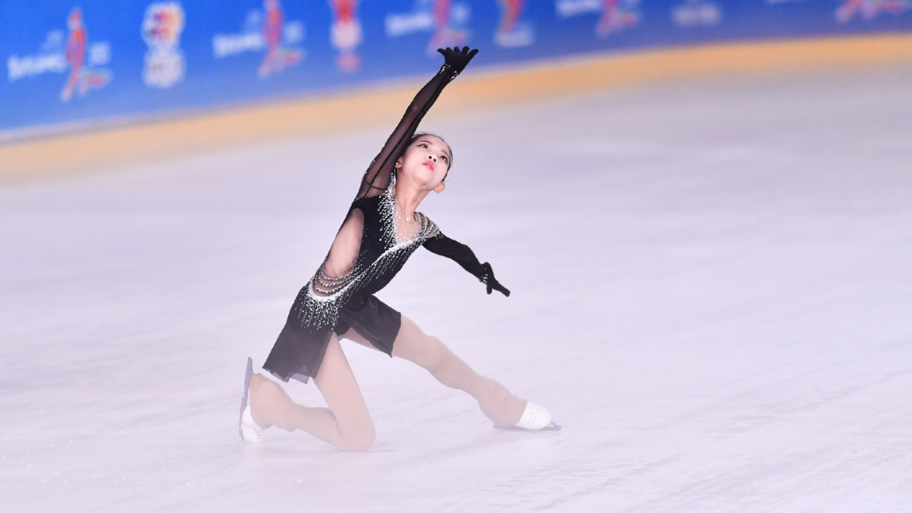12岁刘玉萱挑战女单四周跳!中国花滑新生代吹响难度冲锋号