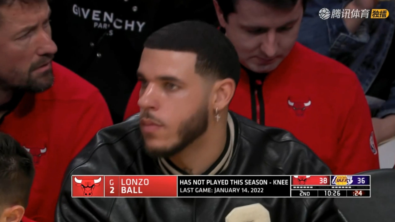 朗佐鲍尔替补席观战 若健康公牛该多强