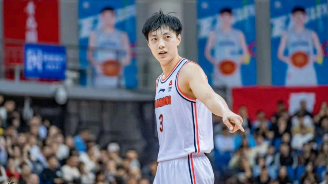 胡明轩联手沃特斯对飙贺希宁与亚当斯 萨林杰助攻抢戏