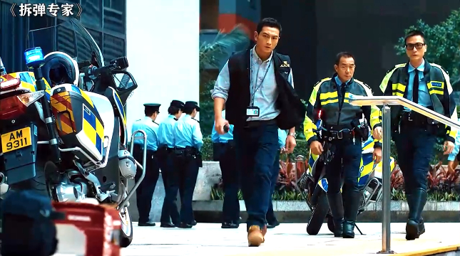 拆弹:感谢这样默默付出的英雄