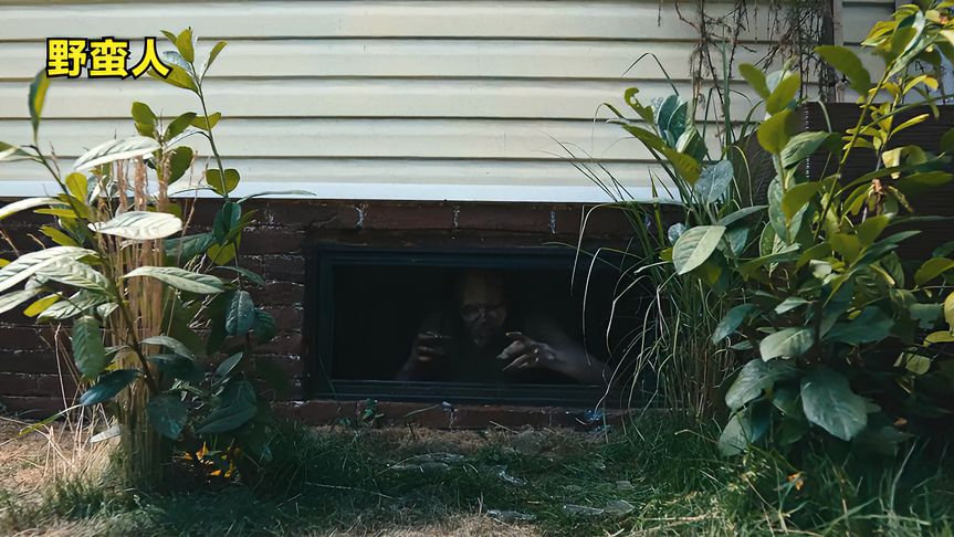 地下室里的奇怪妈妈,比怪物更可怕的是人心,惊悚片