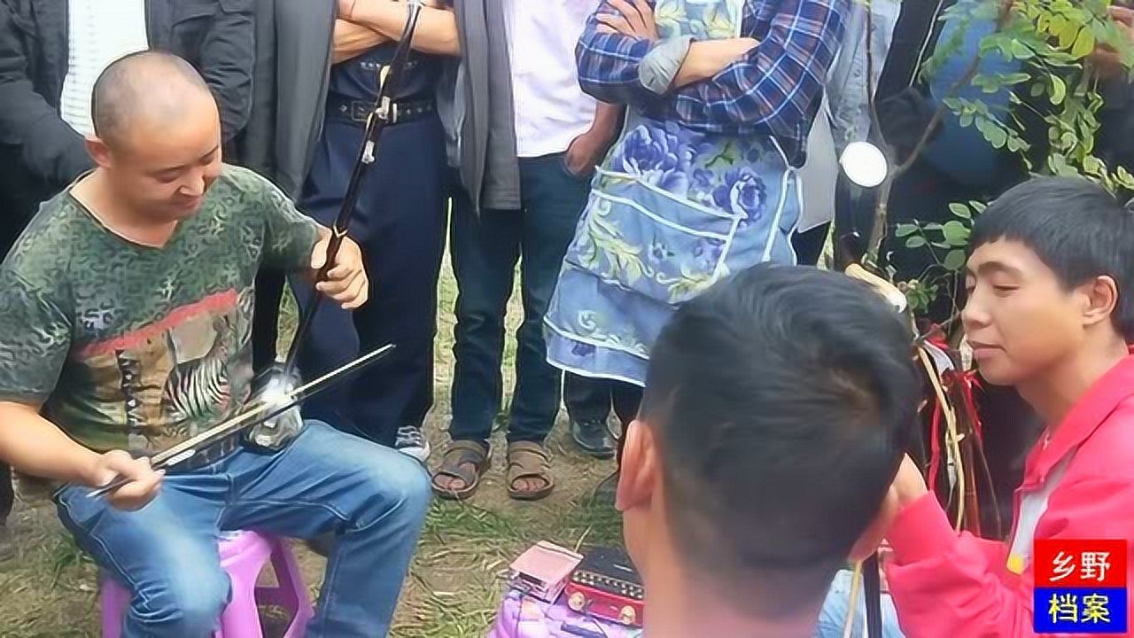 贵州纳雍二胡公园版高水平的指法人剑合一