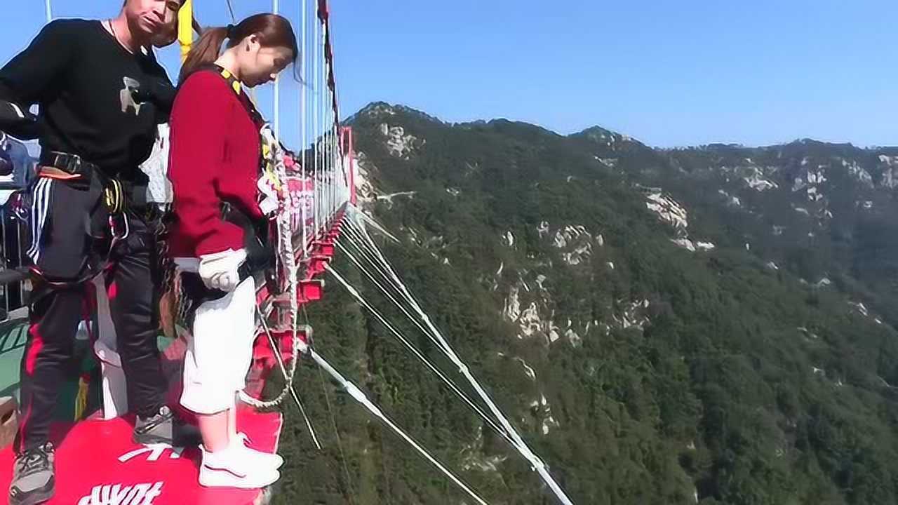 山东临沂费县,惊现美女蹦极蹦极