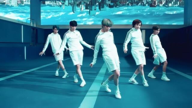 TXT《在九又四分之三站台等你(Run Away)》MV