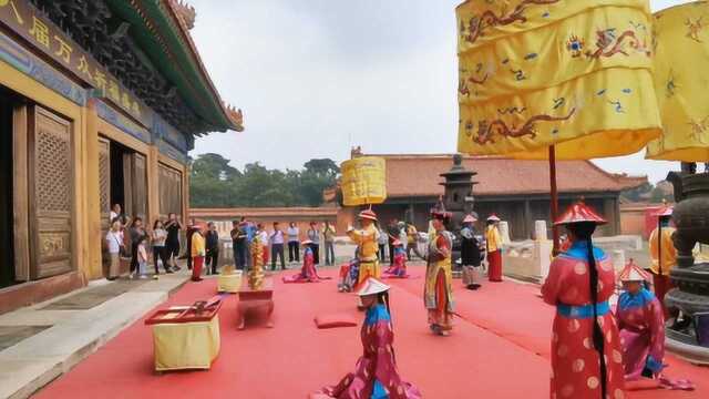 爱新觉罗家族还有后人吗?为何不见他们来清东陵、清西陵来祭祖?