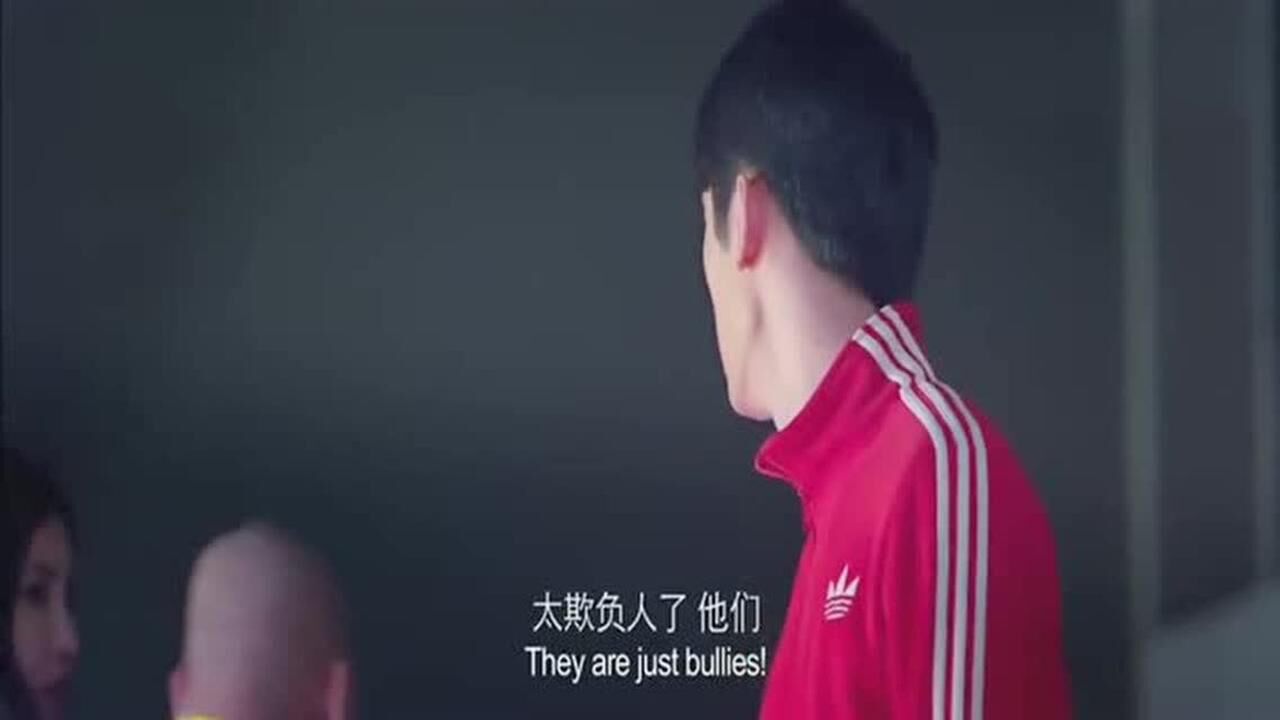 龙拳小子安然看到挑战书立马生气带着马老师就走