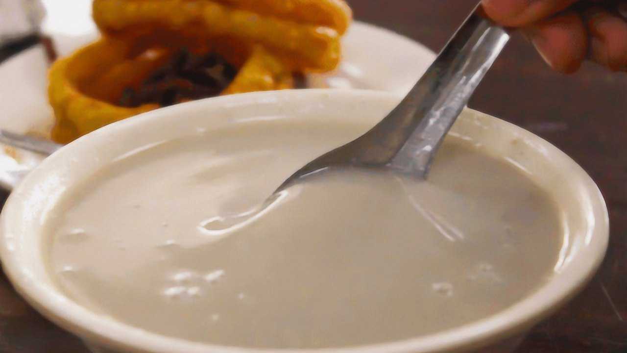 让米其林都推介的尹三豆汁有何来头凌晨还未开门就以排好队堪称京城一