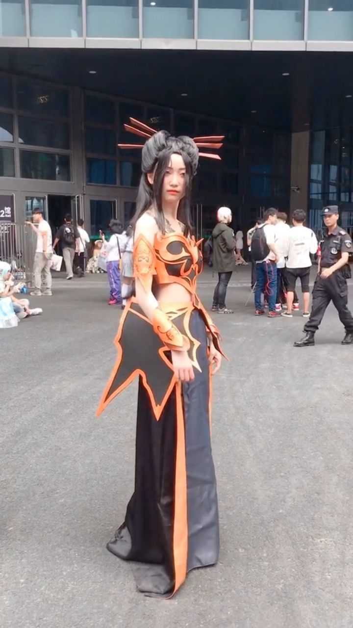 这小姐姐cos天行九歌焰灵姬超级美