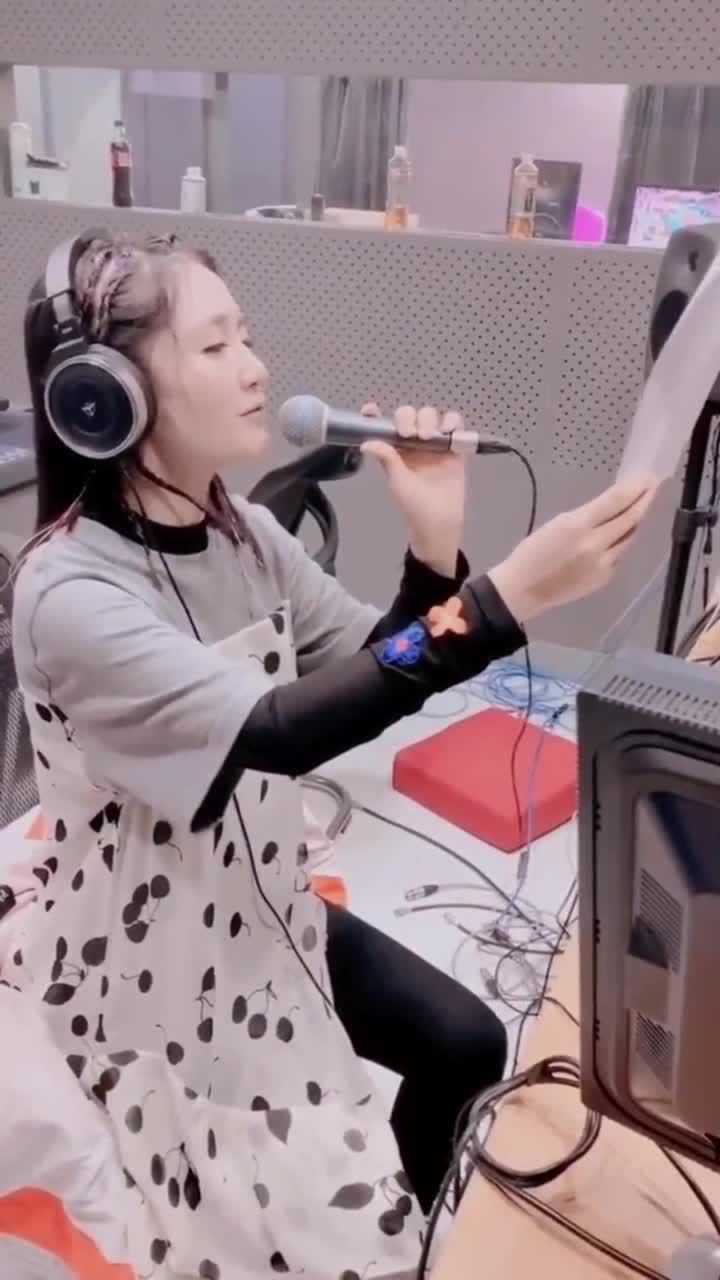 谢娜录制野狼disco严重跑调当场笑喷说好的马栏山歌王呢