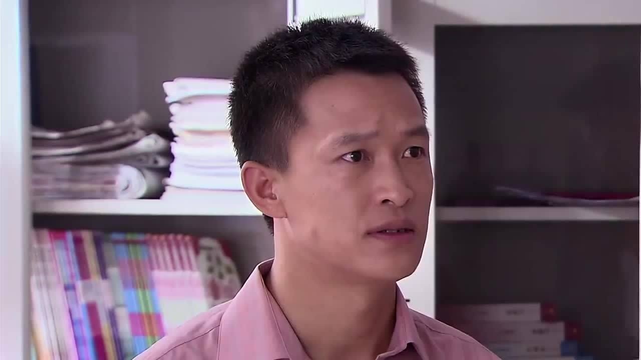 乡村爱情:严叔和小梁说梦见长贵了吗,小梁说经常梦到长贵叔