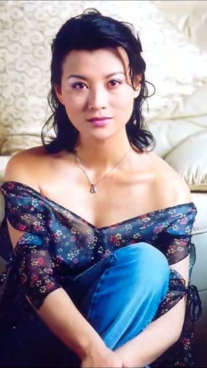 48岁史兰芽容貌年轻似30岁三婚嫁给李幼斌两人至今无子很恩爱