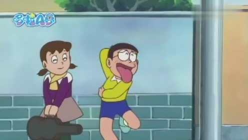 哆啦a梦的道具机器人强行给静香挠痒痒,静香被折腾得倒地不起