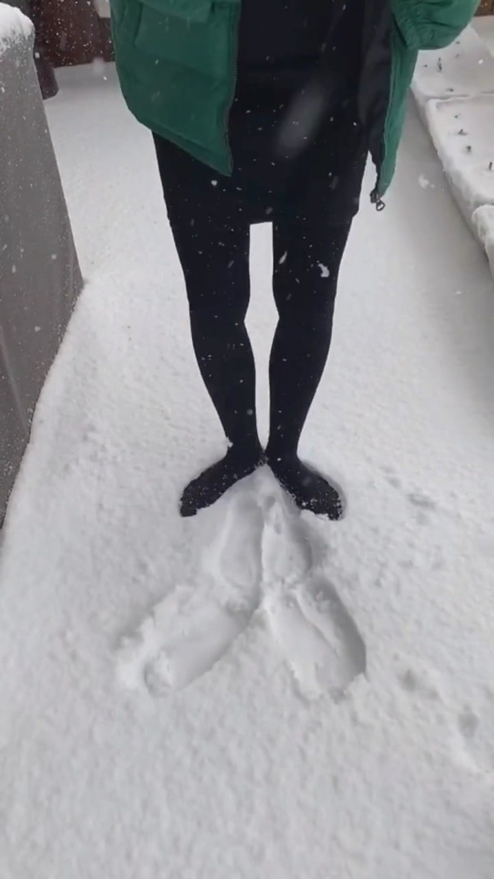 为了拍这个脚丫都快冻坏了