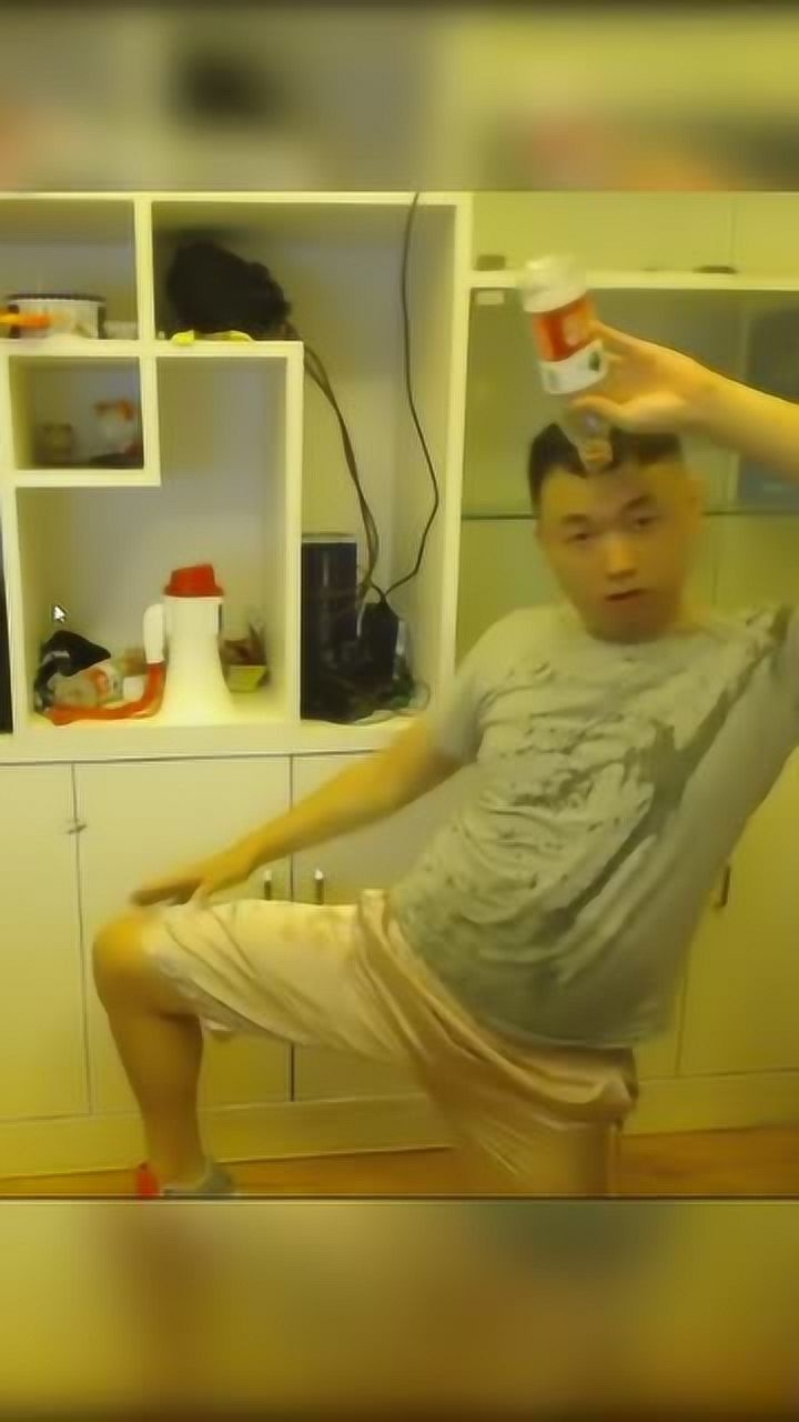 药水哥好像很多人想看,这个头撞水瓶_腾讯视频