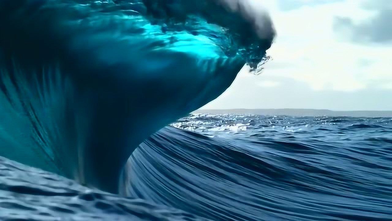 带你感受真正的波涛汹涌,神秘的大海给人的震撼,简直不要太壮观!