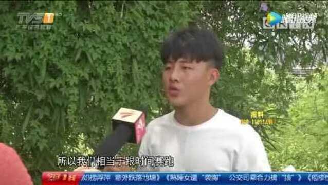 珠海19岁网红手抓眼镜蛇直播被蛇突袭!毒液直喷眼睛!