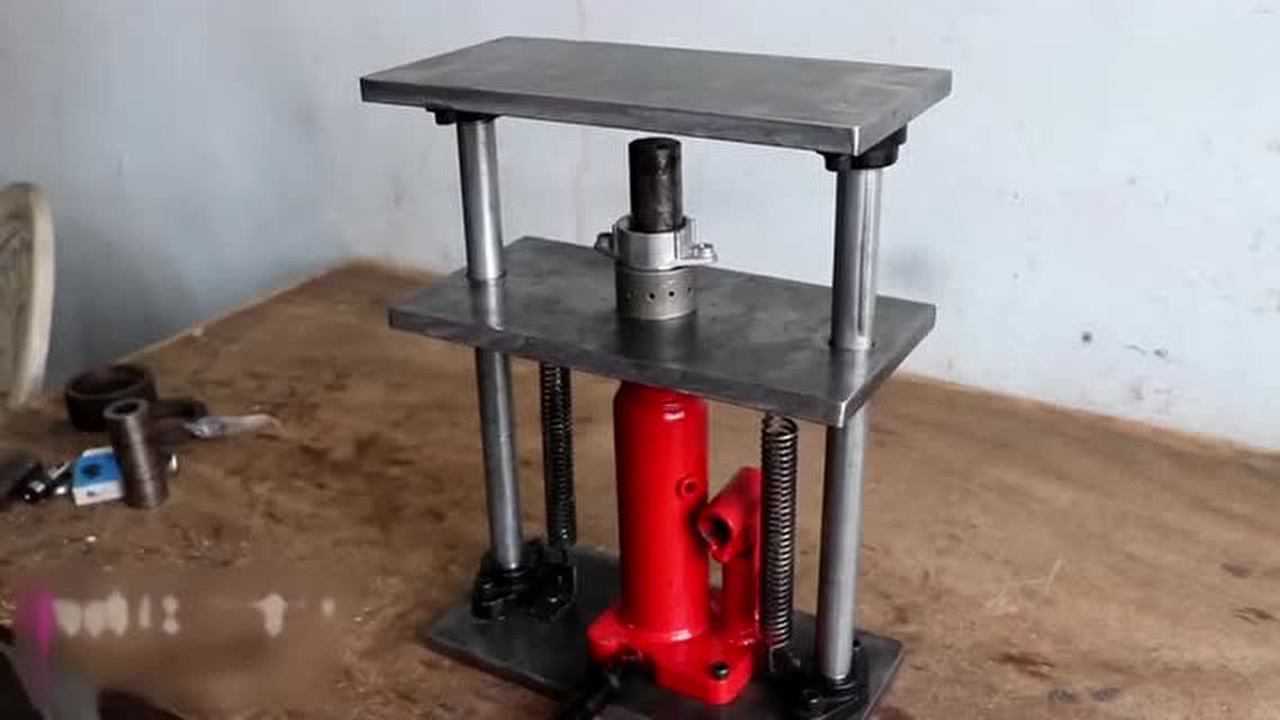 牛人自制出一台轴承液压机成品试用成功的那一刻满满的成就感