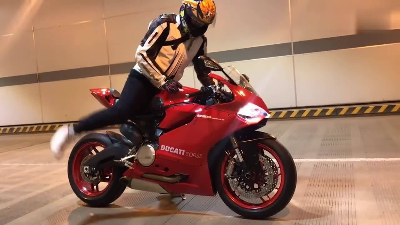 杜卡迪969的加速能力,果然不是浪得虚名啊!