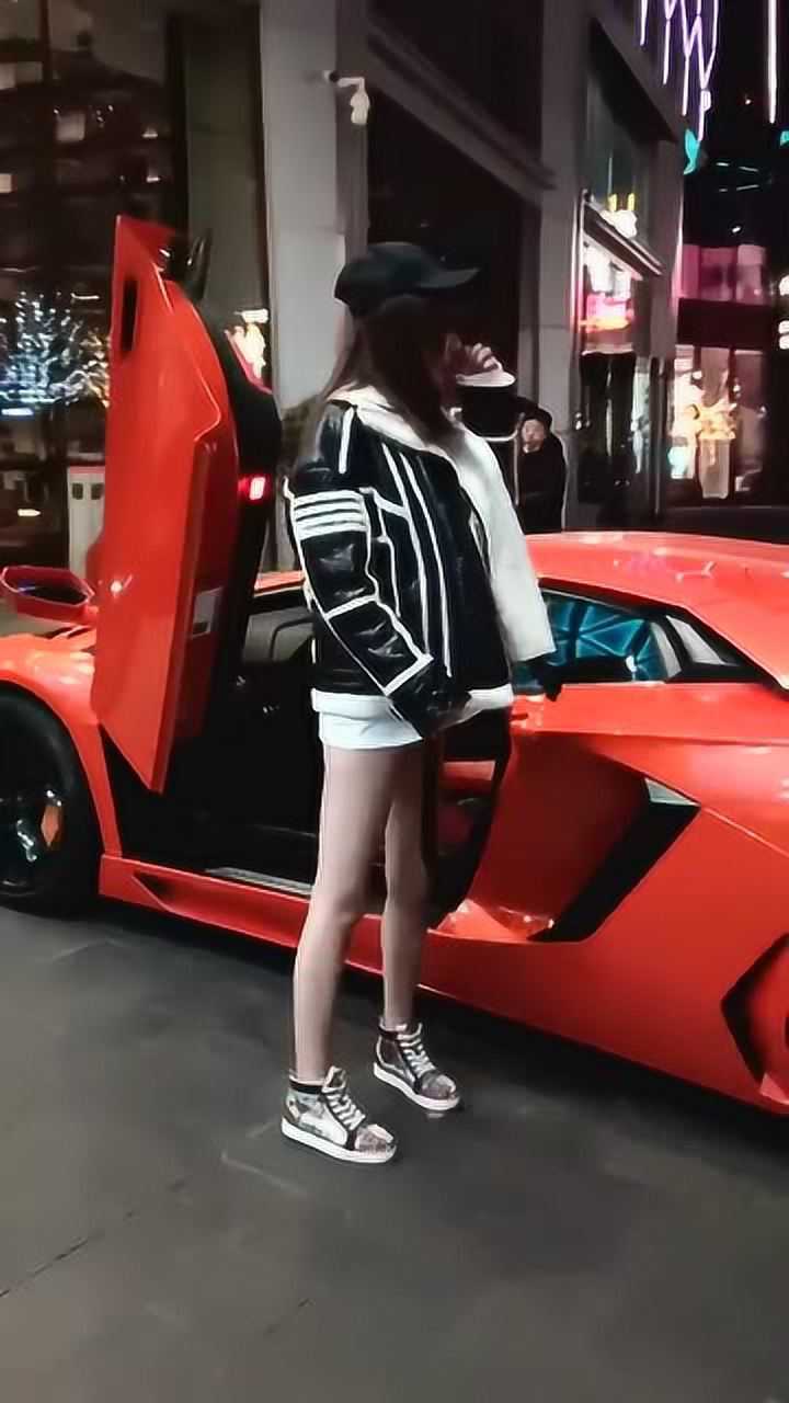 性感的姑娘开的兰博基尼大牛实在是太美了