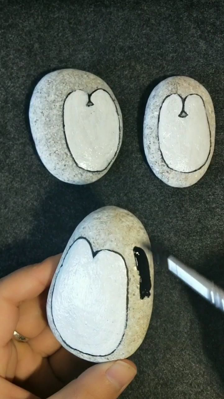 石头画个企鹅