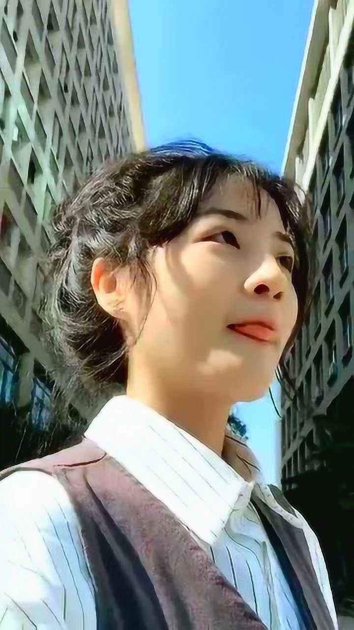 嘴角上扬,万物皆可爱