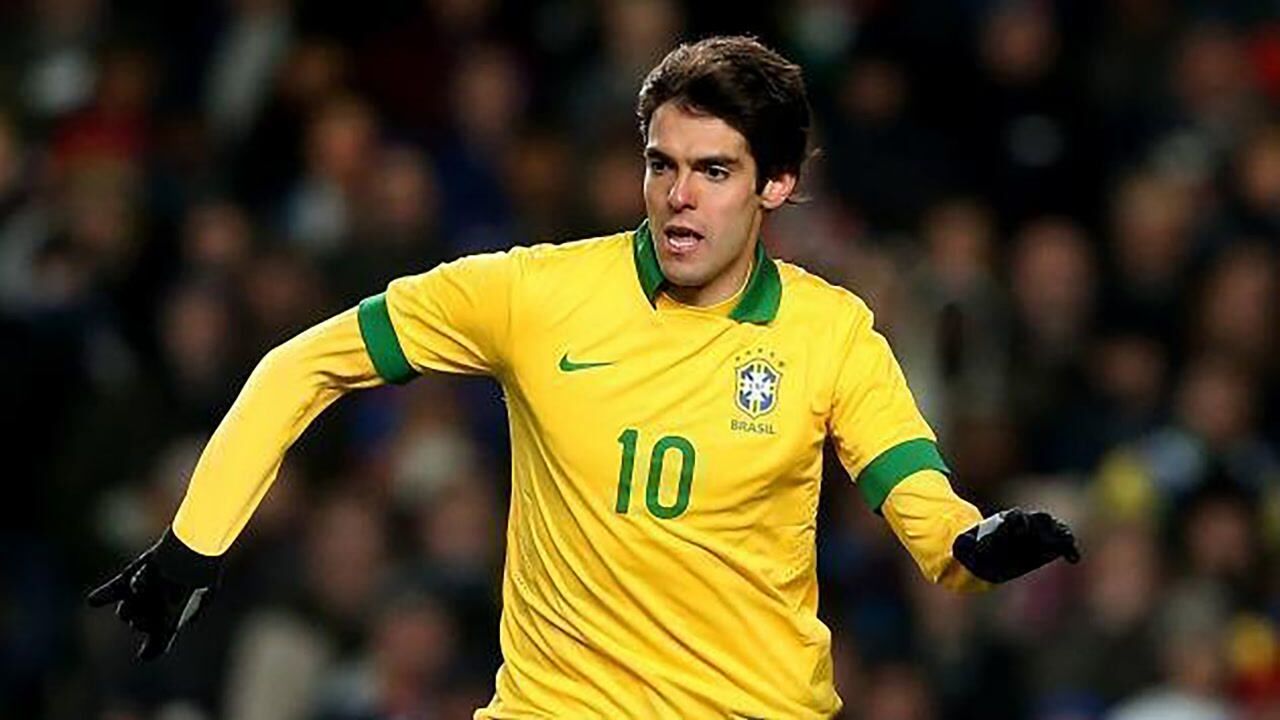 我就问一句!卡卡是不是巴西球星中长的最帅的人