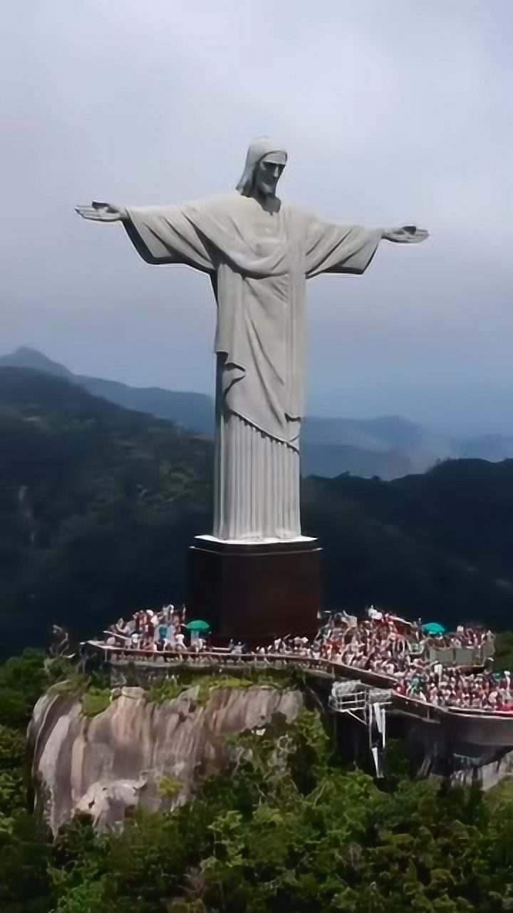 见识一下巴西里约热内卢耶稣像看到这一幕最神圣的信仰