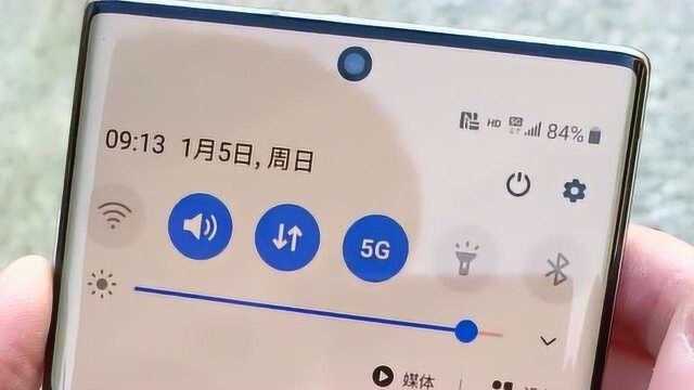 刚刚买到的5g手机,网络下载软件的速度,简直超乎了我的想象!