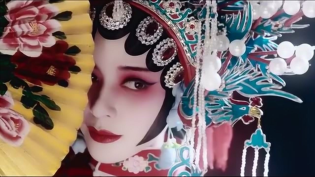 一首古风歌曲赤伶里面的戏腔太好听啦