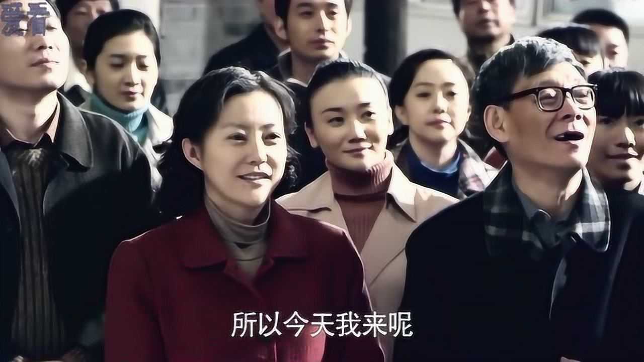 街坊邻居敲锣打鼓欢迎领导讲话表扬秦淮如