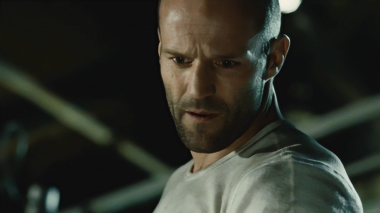 死亡飞车郭达斯坦森含冤入狱参加死亡赛车比赛成功越狱