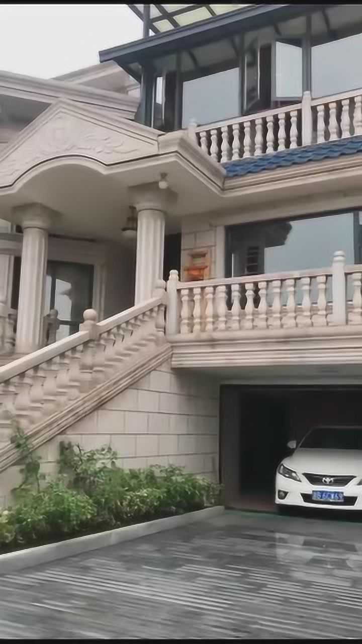 花25亿买豪宅跟李嘉诚是邻居豪车开锐志潘苏通低调不张扬