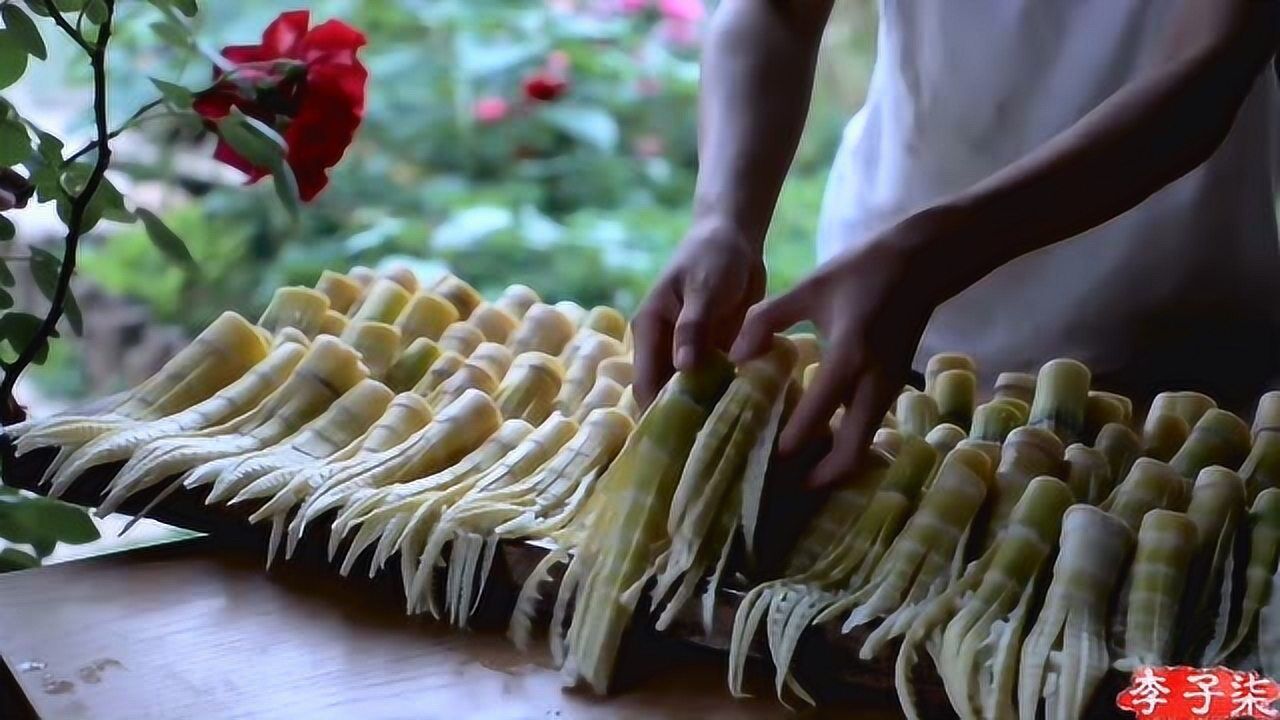 李子柒的解剖技术肯定很棒,被解剖完的竹笋外形看起来像人参!
