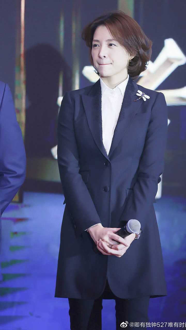 读书从来都是最低成本的自我投资看看董卿气质你就明白了