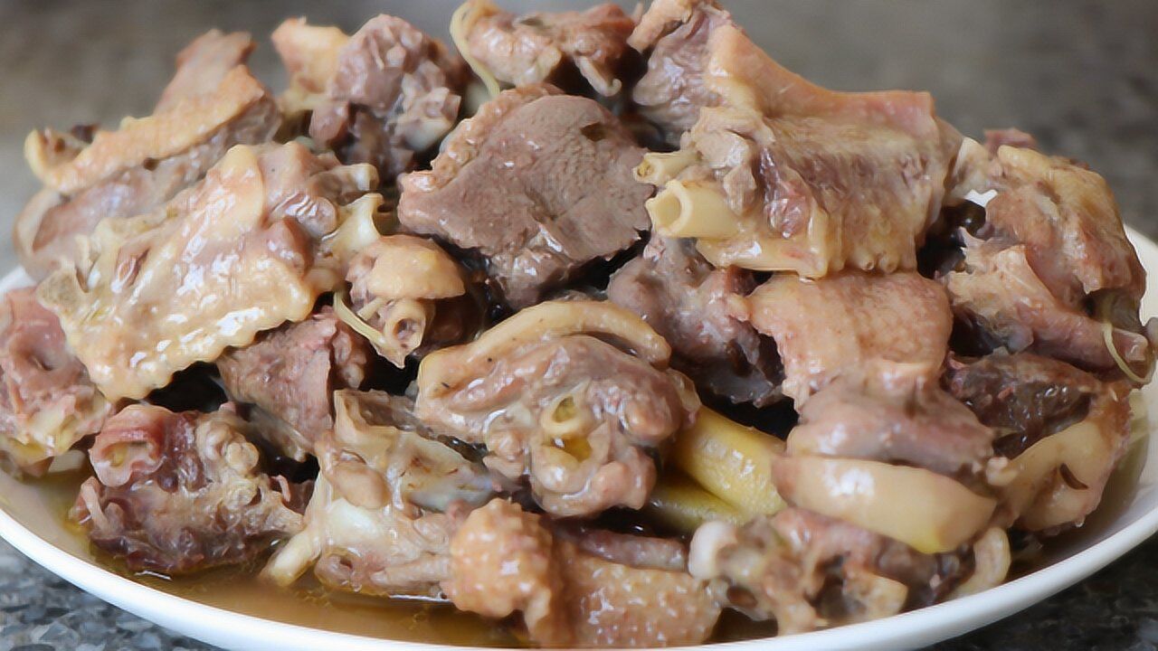 花椒蒸鸭子的做法,肉质鲜嫩没有腥味,比盐水鸭还香简单又实用