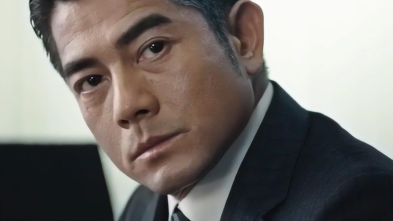 寒战2:icac定位到太空电话的位置,中环雪厂街,区sir带人过去