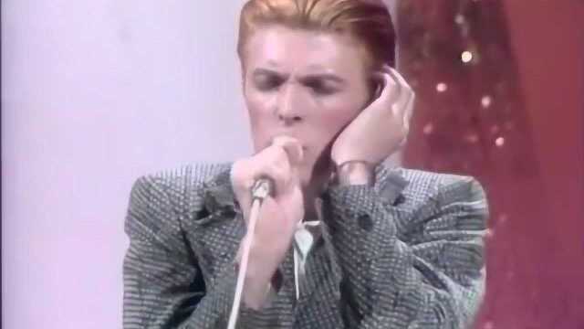 1975年David Bowie与Cher的《K歌之王》