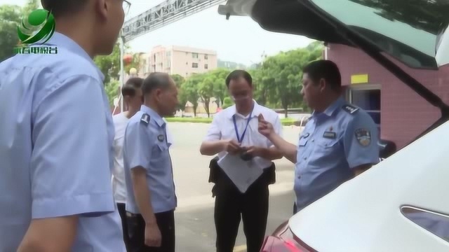 买车上牌一条龙 市民直呼“真方便”