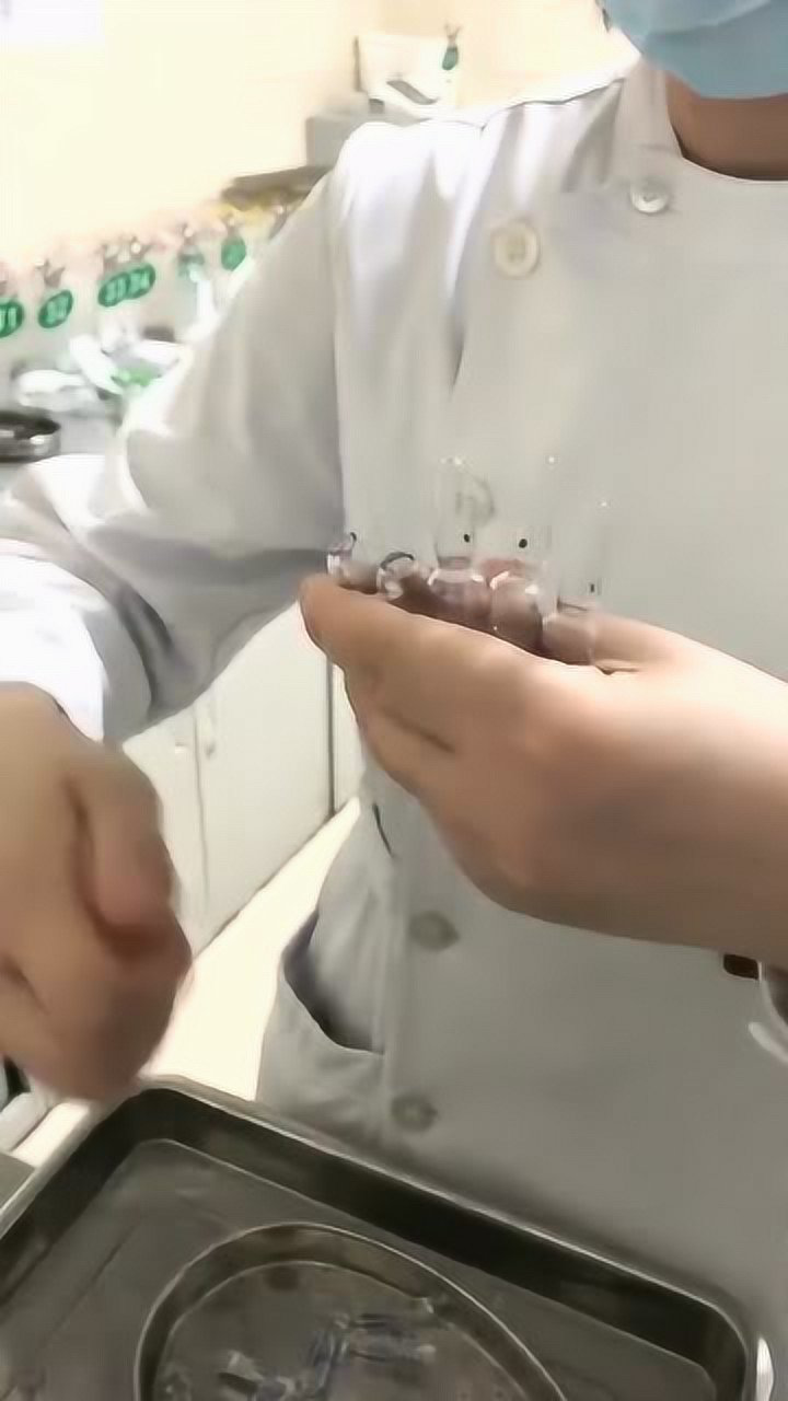 术业有专攻护士掰安瓿干净利落轻松应对结果轮到医生让人意想不到
