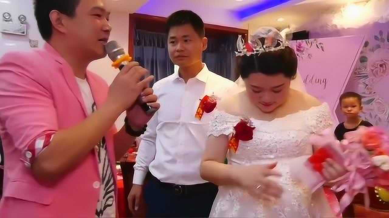 湖南农村婚礼,小伙娶富家女,女婿的改口费二万,新郎交给了老婆